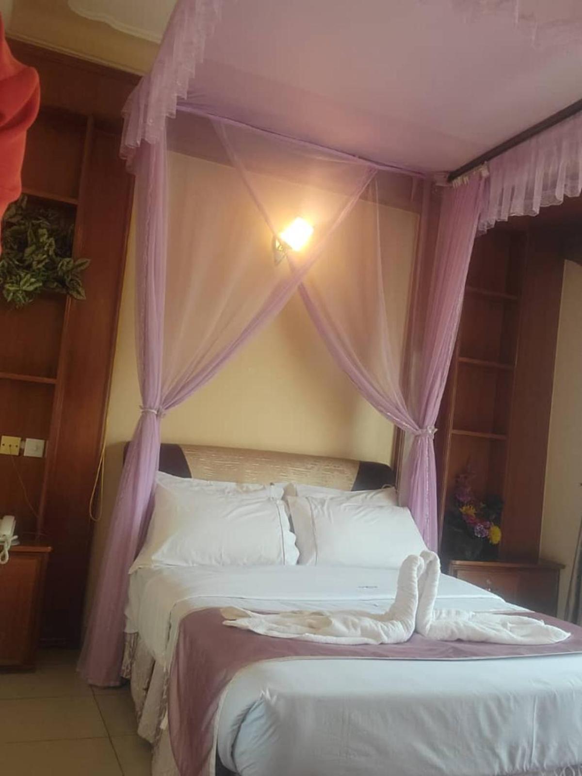 The Tick Hotel Kampala Ngoại thất bức ảnh