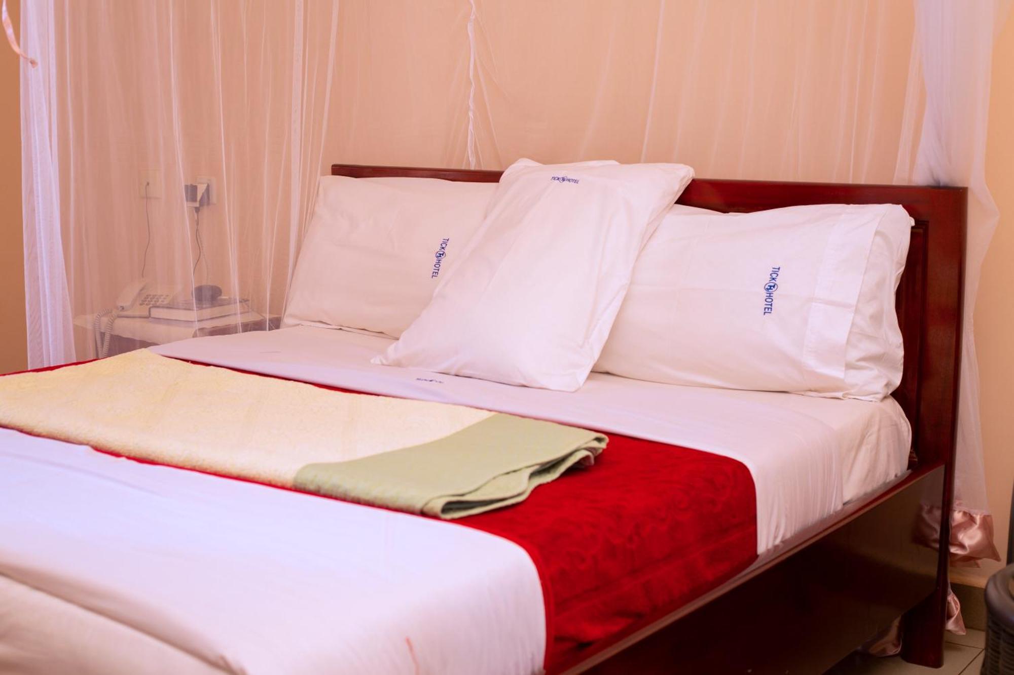 The Tick Hotel Kampala Ngoại thất bức ảnh